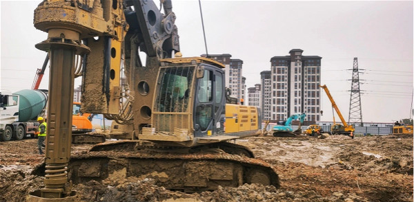 XR360、280D旋挖鉆機(jī)打800-1200mm孔徑樁.jpg